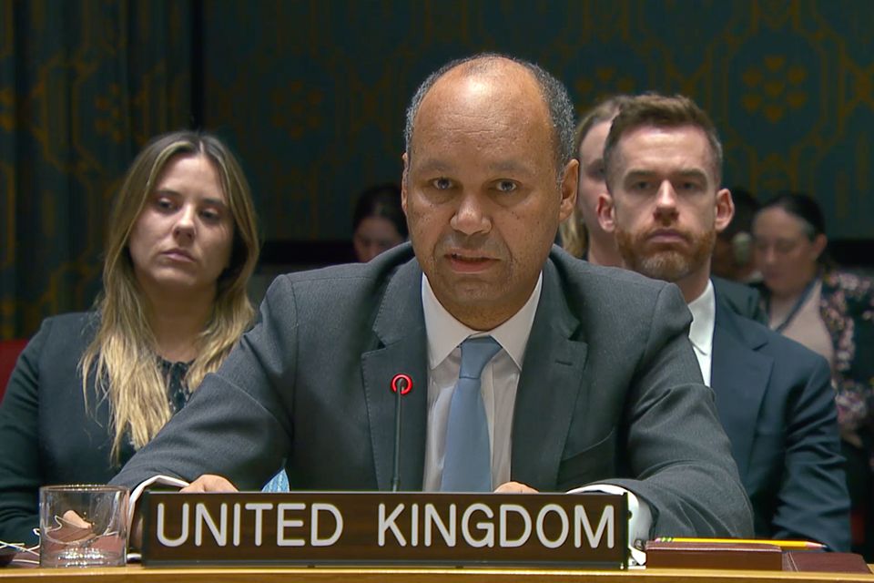 O Reino Unido votou a favor desta resolução como um passo crítico para a implementação do Plano de Paz para os Palestinianos, Israelitas e a região: