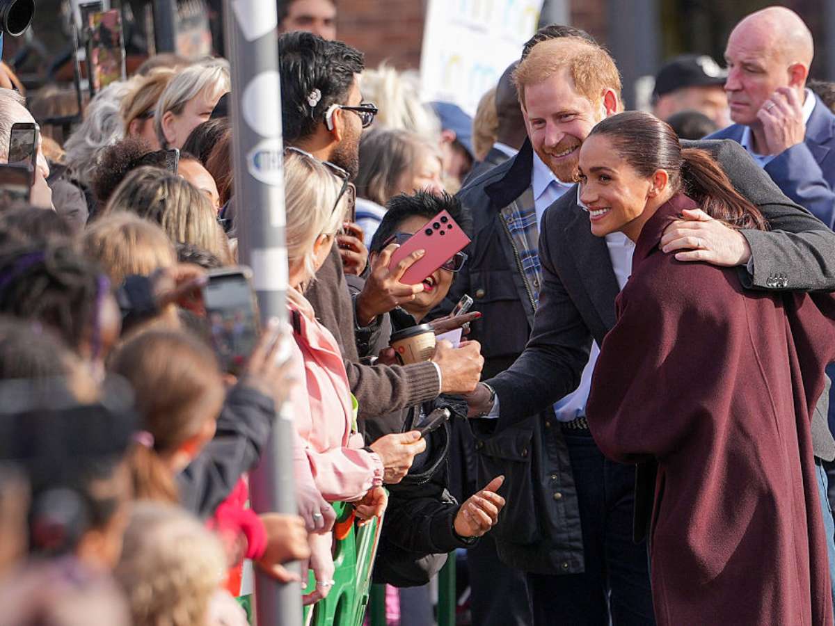 Harry e Meghan fazem primeira aparição pública juntos desde o retorno ao Reino Unido