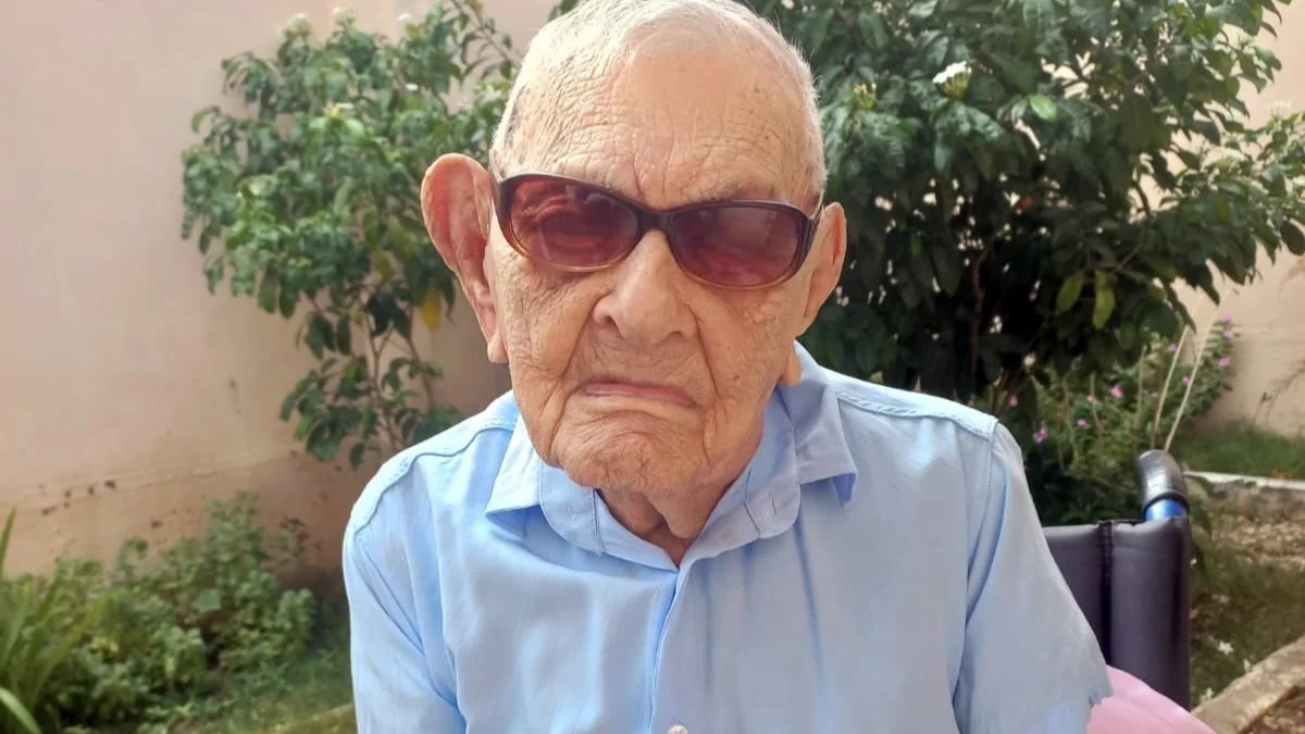 Homem mais velho do mundo, cearense celebra 114 anos ao lado da família