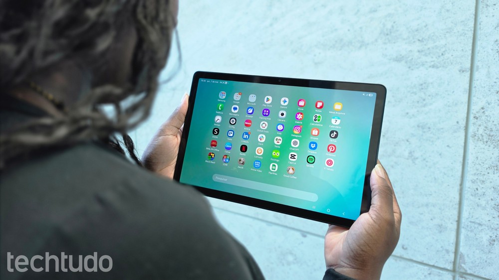 O Galaxy Tab A11+ tem tela de 11 polegadas, 6 GB de RAM e 128 GB de armazenamento, além de recursos como Samsung DeX para ampliar as possibilidades de uso em estudos e produtividade — Foto: Ana Letícia Loubak/TechTudo