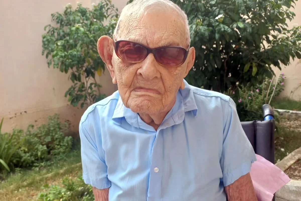 Homem mais velho do mundo, cearense celebra 114 anos ao lado da família