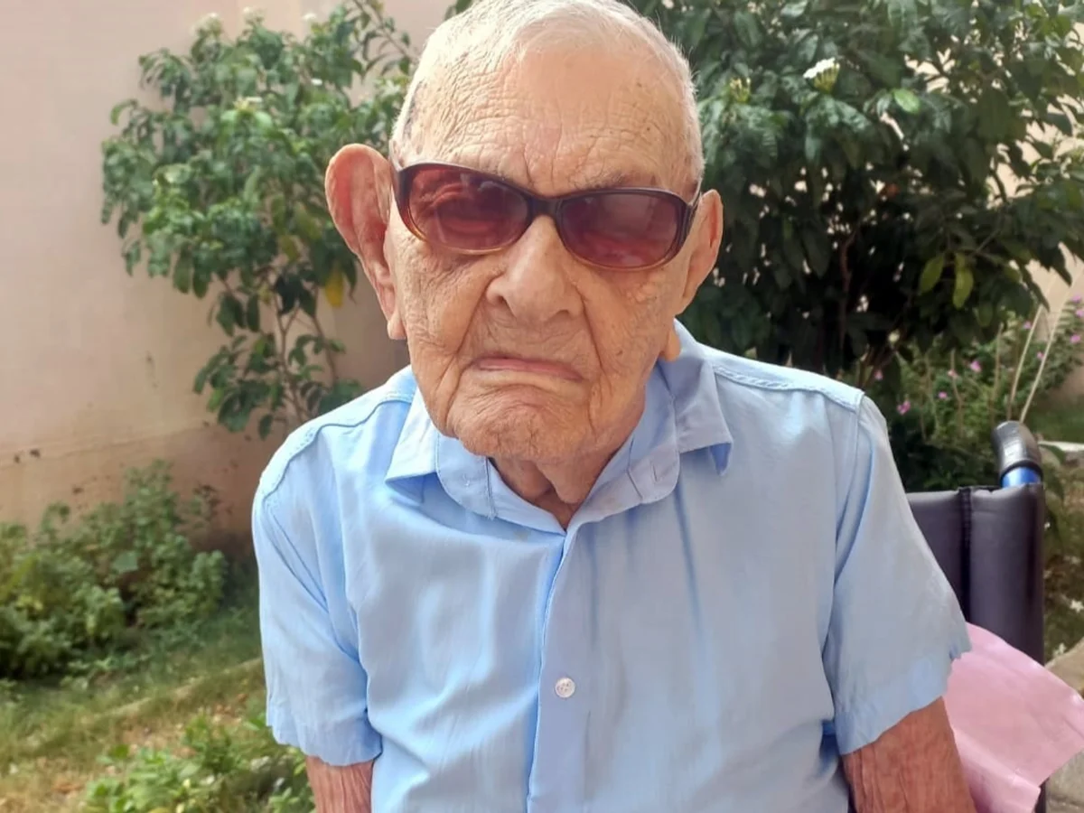 Homem mais velho do mundo, cearense celebra 114 anos ao lado da família