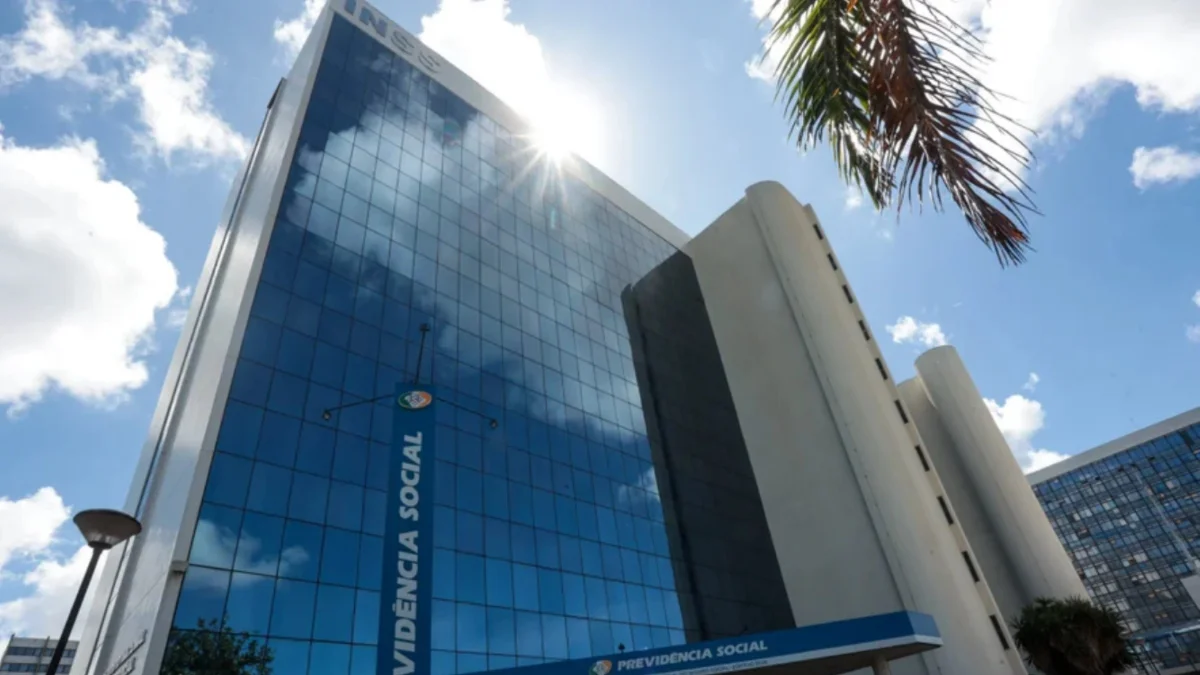 INSS: votação no 2º turno pode servir como prova de vida para 13 milhões