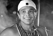 Bissexual assumido, Netinho namorou homem por 3 anos