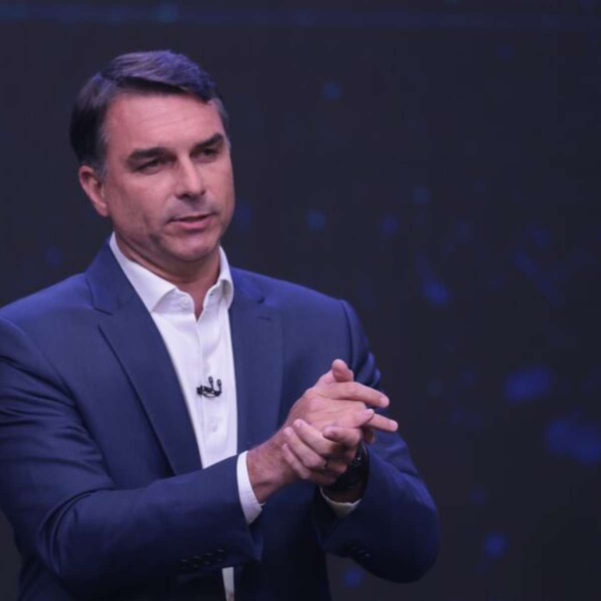 Flávio Bolsonaro é suspeito de ser sócio oculto de casa de apostas, diz revista
