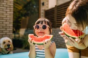 Médica ensina a fazer escalda-pés com ingredientes naturais em casa