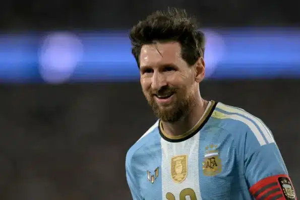 Messi se emociona ao lembrar do pai e dá adeus à seleção: “Dor muito grande”
