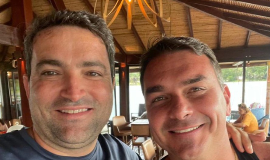 Aliado de Flávio Bolsonaro admite ser sócio de operadora da Loterj em e-mail obtido pela PF