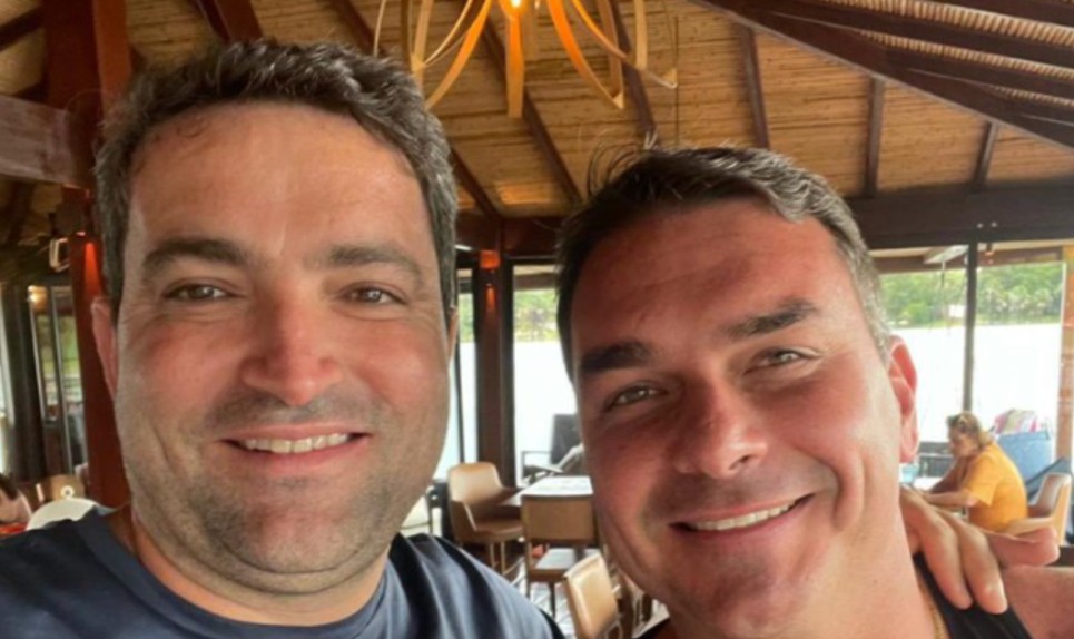 Aliado de Flávio Bolsonaro admite ser sócio de operadora da Loterj em e-mail obtido pela PF