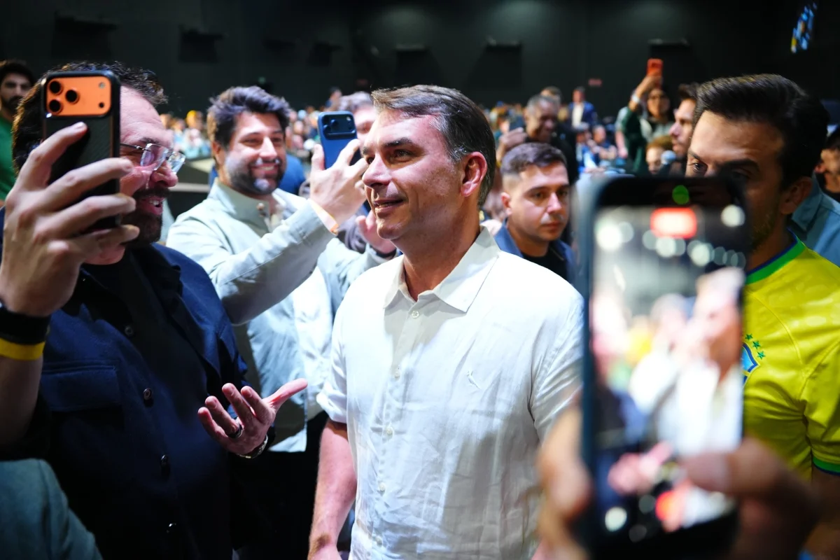 Flávio reúne influenciadores para ampliar alcance da campanha nas redes