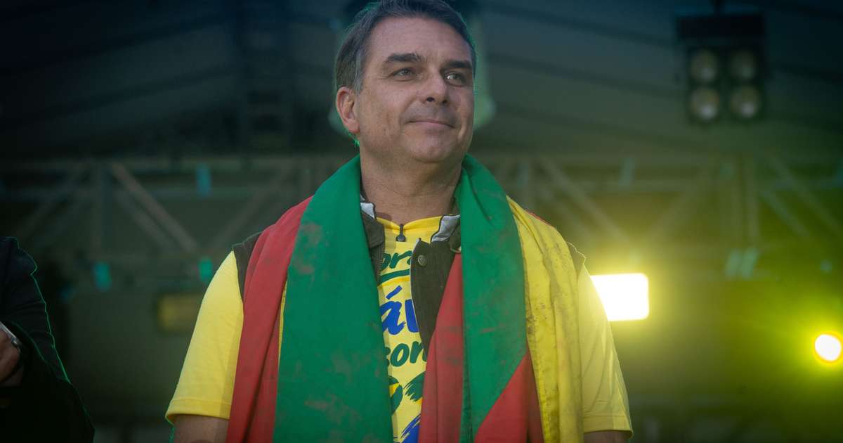 TJ-BA derruba decisão que impedia entrega de título de cidadão de Salvador à Flávio Bolsonaro