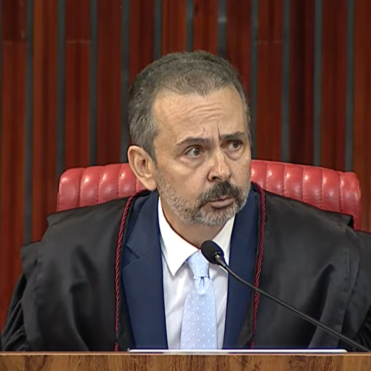 PGE critica imprensa por assinatura de advogado de Garotinho em parecer a favor de desistência: 'Vassalos da desinformação'