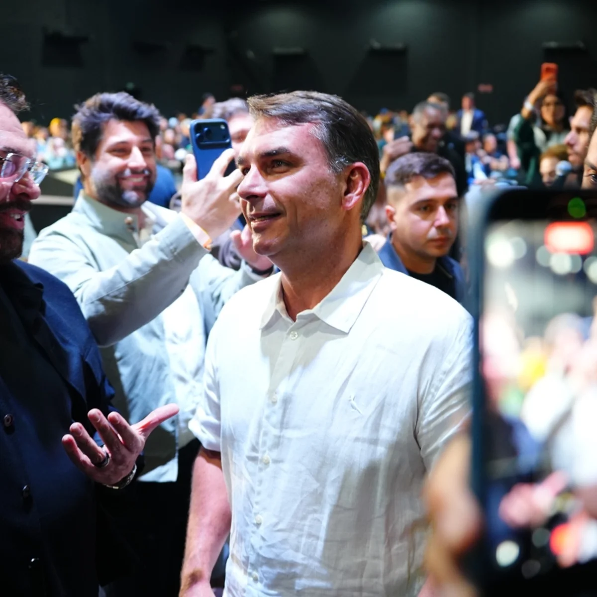 Flávio reúne influenciadores para ampliar alcance da campanha nas redes