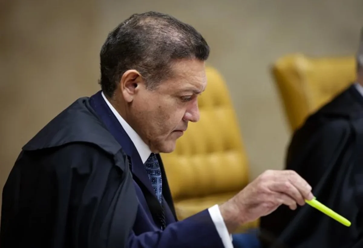 Kassio diz que revisão criminal de Bolsonaro será após eleição em plenário