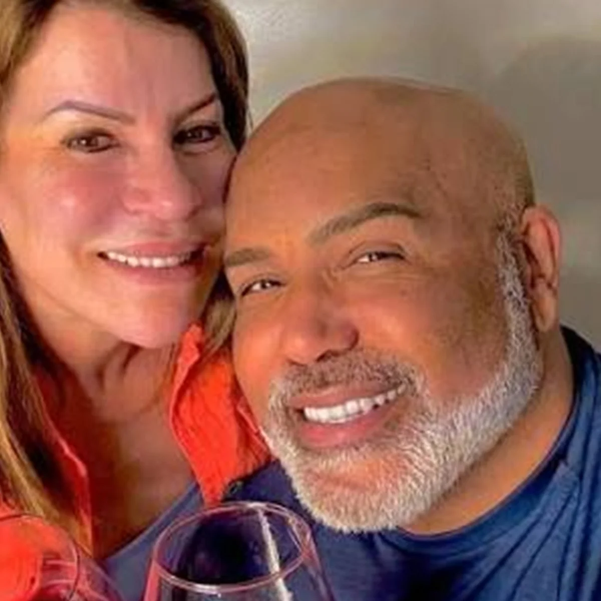 Viúva de Rick faz desabafo um mês após morte do cantor: "Vazio"