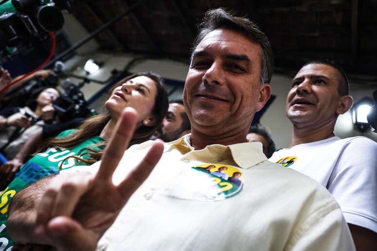 Flávio comemora eleição no Congresso: 'Está configurado para um presidente como Flávio Bolsonaro'