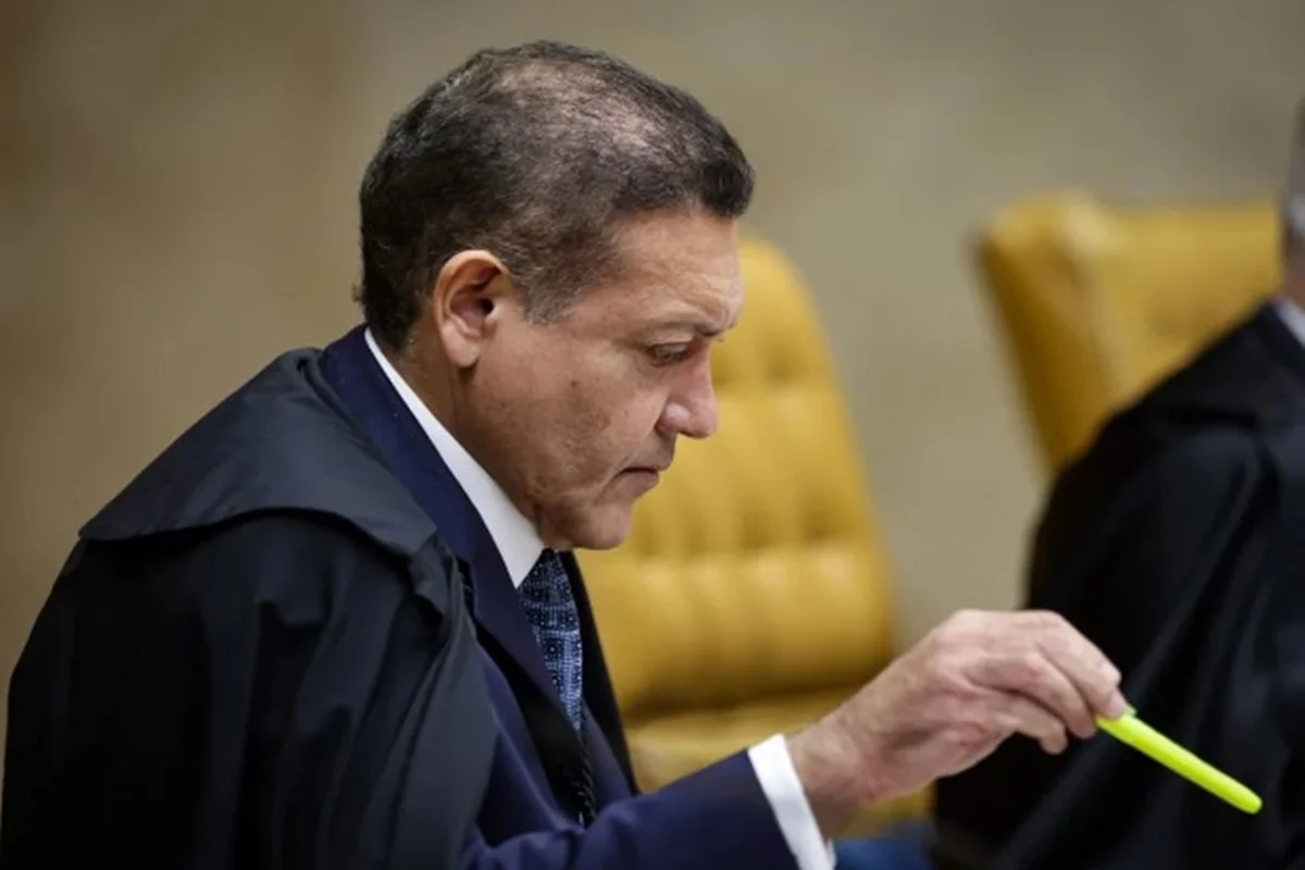 Kassio diz que revisão criminal de Bolsonaro será após eleição em plenário