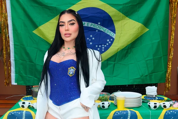 MC Mirella revela ataques de “gays de esquerda” após expor posição política