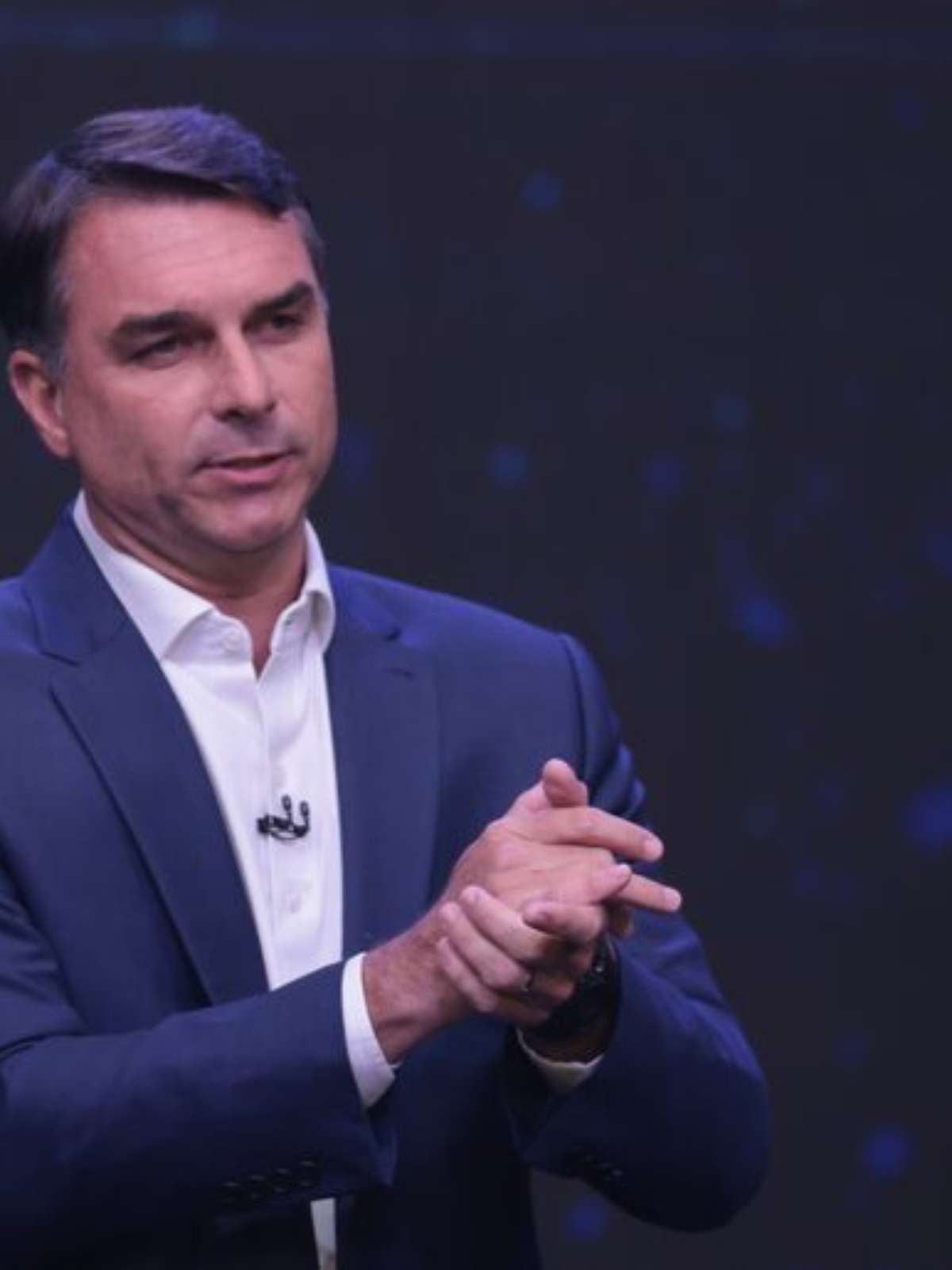 Flávio Bolsonaro é suspeito de ser sócio oculto de casa de apostas, diz revista