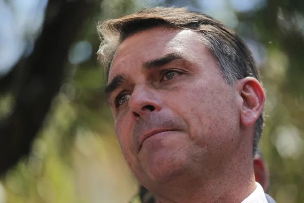 Flávio costura reação após acirramento na disputa e derrotas no Congresso - destaque galeria